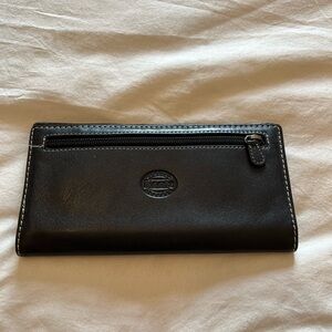 Black leather Roots wallet